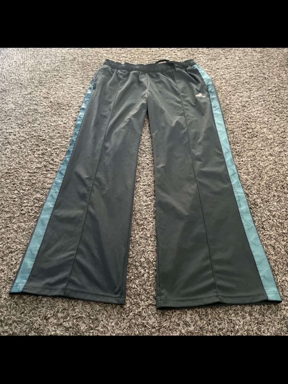 Adidas wide leg track pants women’s size XL